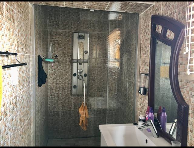 5 BEDROOM HOUSE FOR SALE IN SERALA VIEW